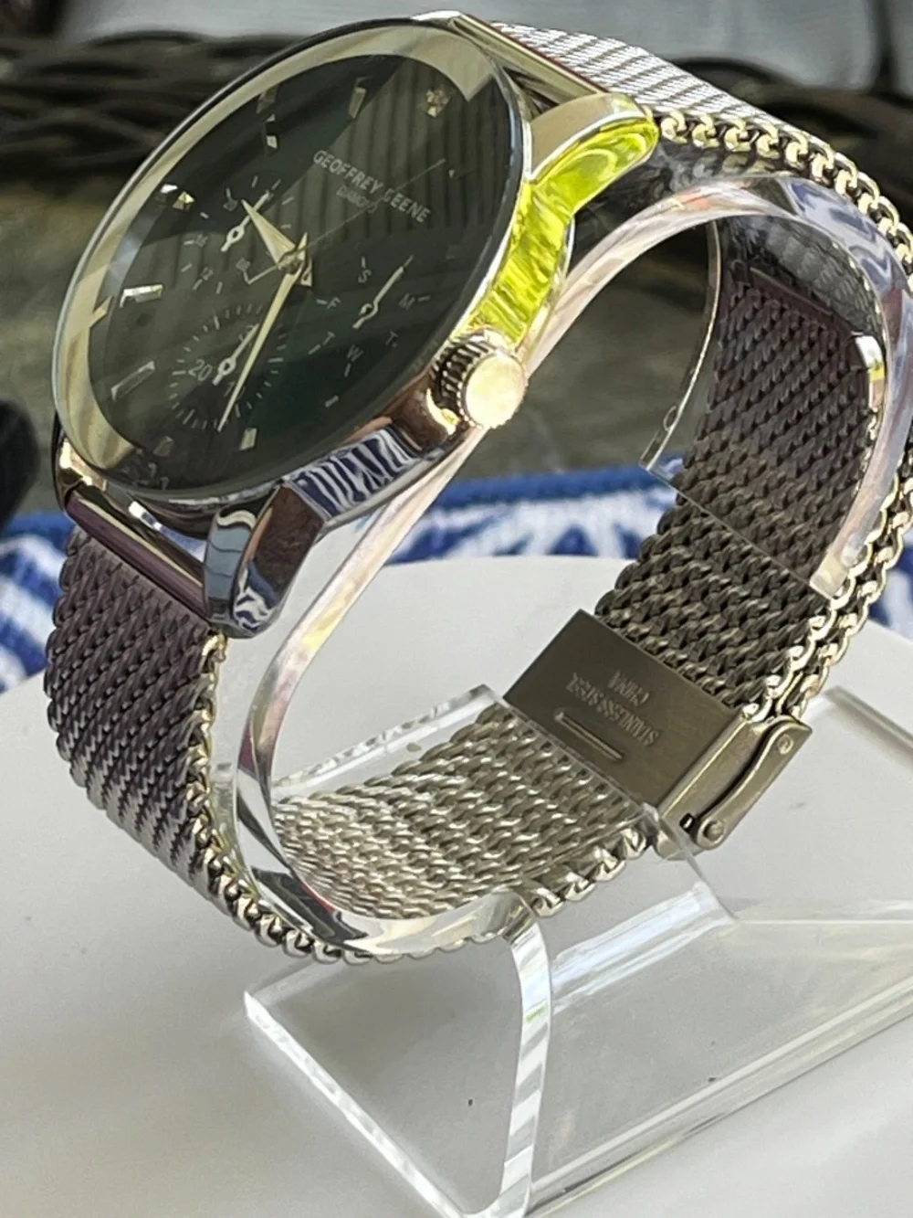 Geoffrey Beene Mens Watch 42mm Silver Tone Mesh band & green face New Battery